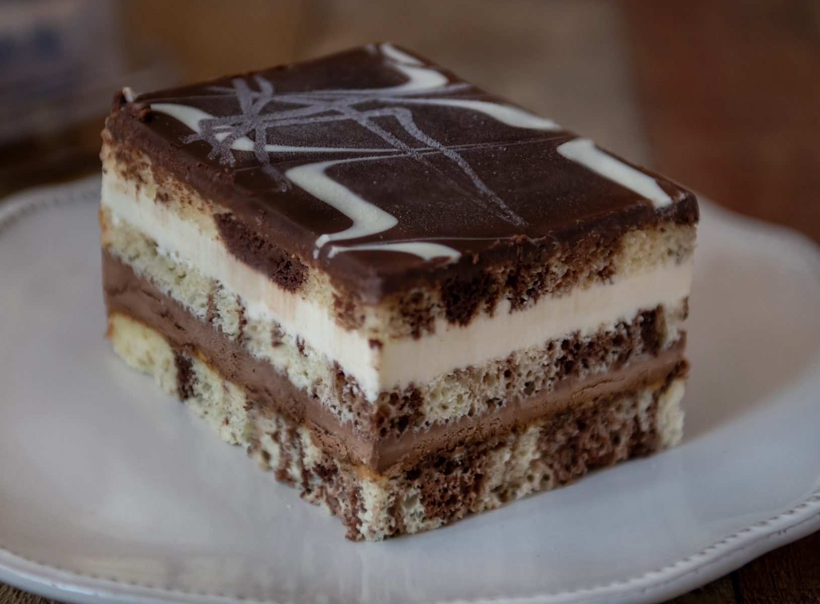 Send Dark Chocolate Cake Half KG Online @ Best Price - OyeGifts